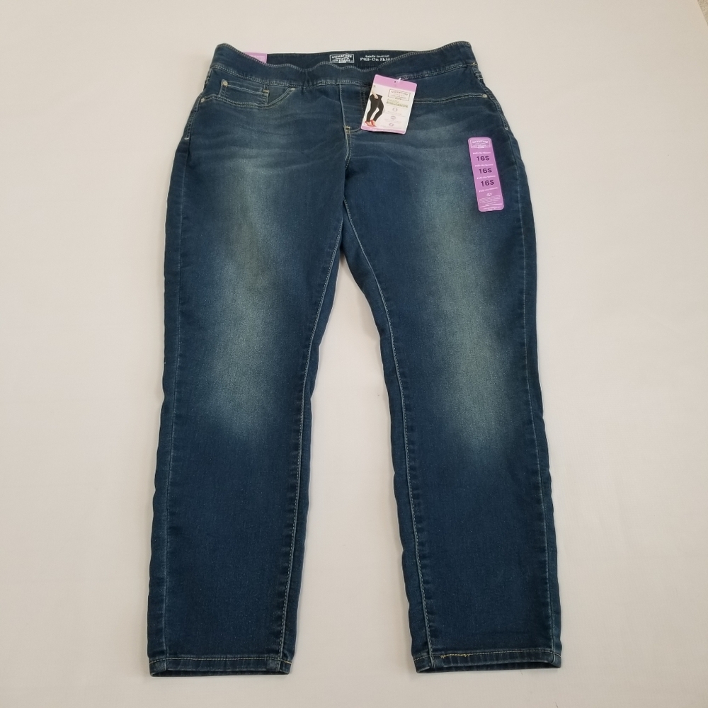 Signature Levi Strauss Totally Shaping Pull-On Skinny Jeans 16S NWT - Picture 1 of 8